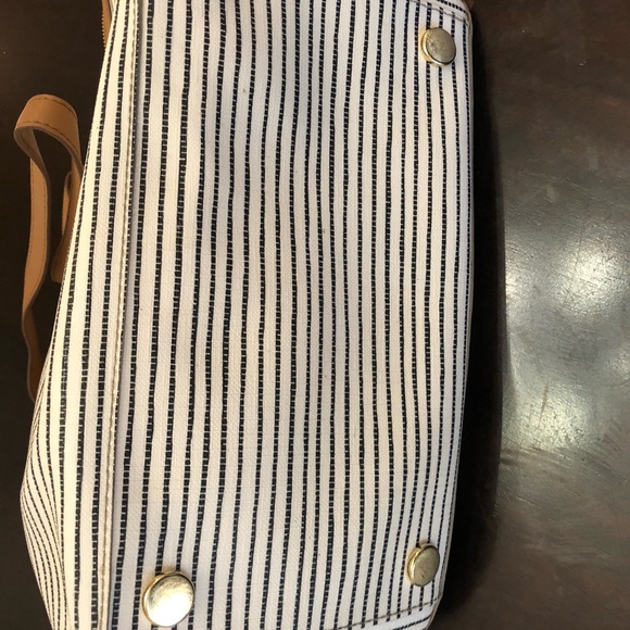 FOSSIL CREAM BLACK STRIPED TOTE - Picture 4 of 5